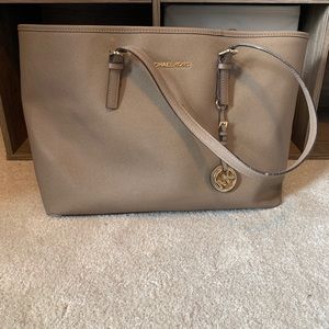 Michael Kors Jetset Tote